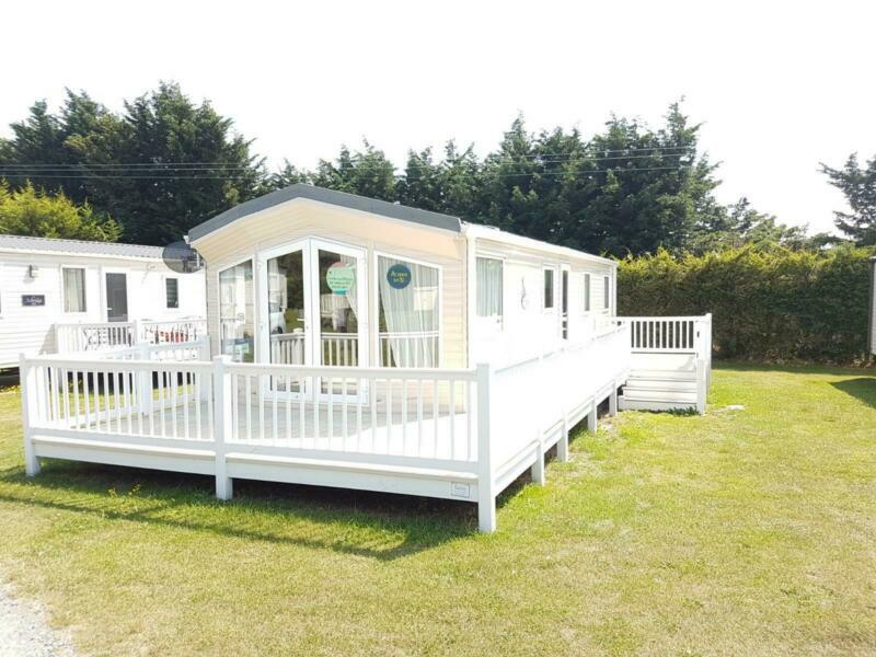 WOW! STUNNING Static Caravan DECKING INCLUDED in Burgh Castle (Great