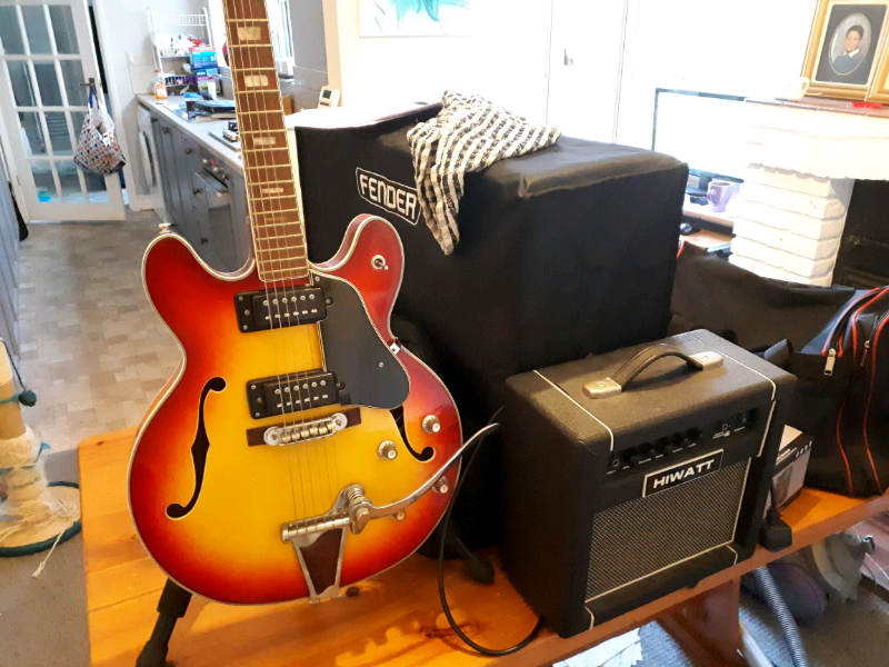 Vintage 1970 Commodore semi acoustic hollow body jazz electric guitar in Willerby, East