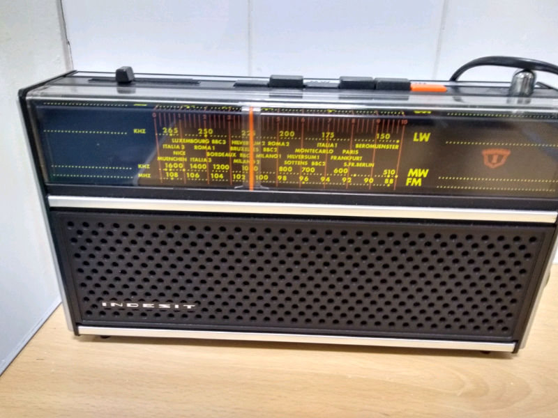 Vintage 5 Band Radio in Accrington, Lancashire Gumtree