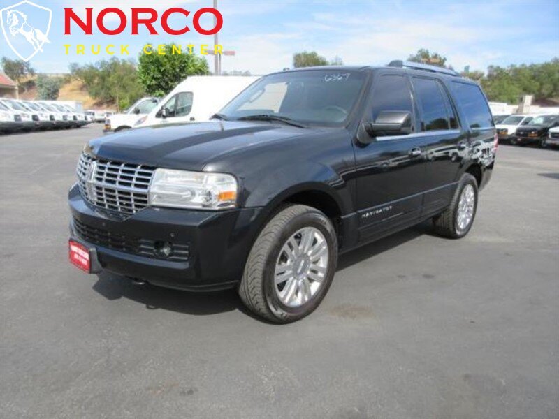 Owner 2011 Lincoln Navigator  153037 Miles Tuxedo Black Metallic  5.4L Flex Fuel V8 31