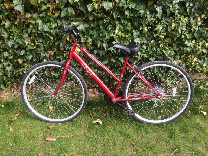 Ladies Apollo bike, 28" Alloy wheels 18" Lightweight FFG Frame Shimano