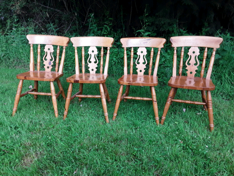 Set of 4 farmhouse style solid pine dining chairs in Oxford