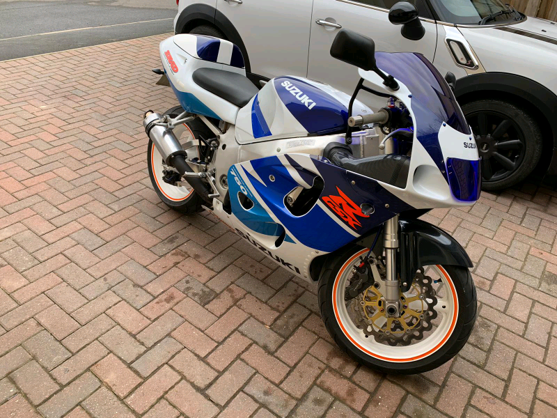 SUZUKI GSXR SRAD 750 1998 in Uxbridge, London Gumtree