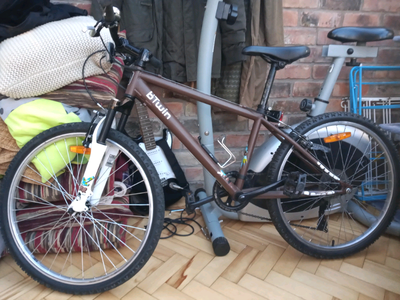 B -Twin Decathlon RR5 Junior mountain bike 24 inch wheels Nottingham N | in Woodthorpe 