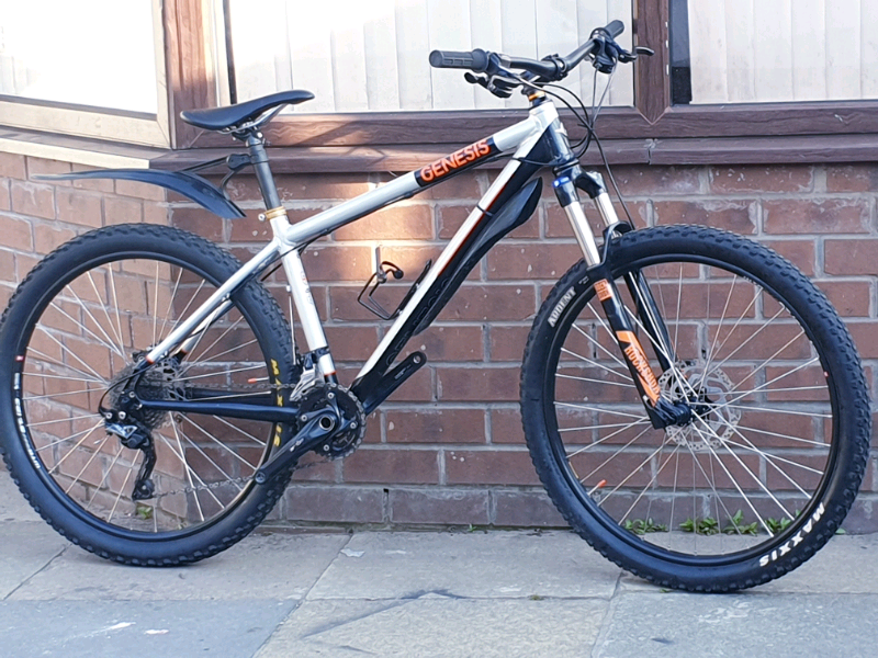 genesis terra 700c women's hybrid bike