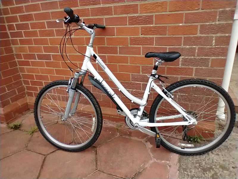 Giant Sedona hybrid ladies bicycle in Craigavon, County