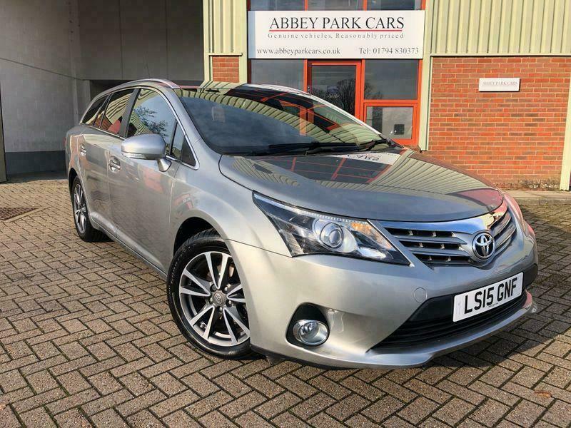 Toyota avensis 2015