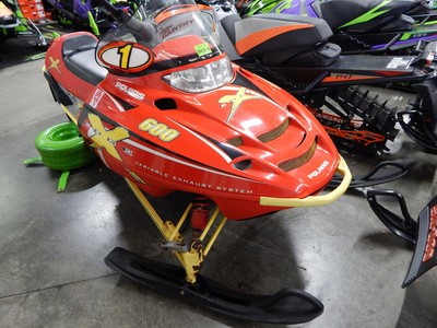 2001 Polaris 600 Edge X Red / Yellow