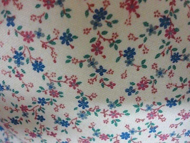 Vintage Round Fabric Thread Holder - Holds 11 Spools of Thread