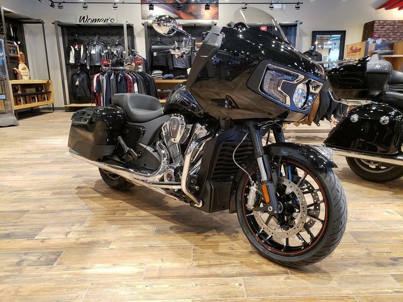 2020 Indian Motorcycle Challenger Limited Thunder Black Pearl Street