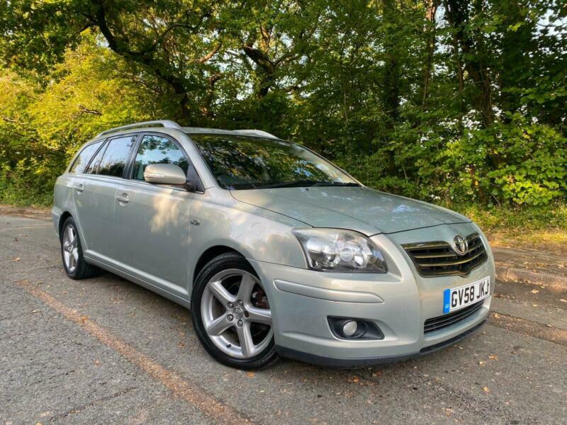 Toyota avensis 2008 универсал