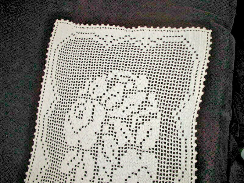 VINTAGE ANTIQUE HAND CROCHETED OFF WHITE ROSES FILET CROCHET DOILY 14