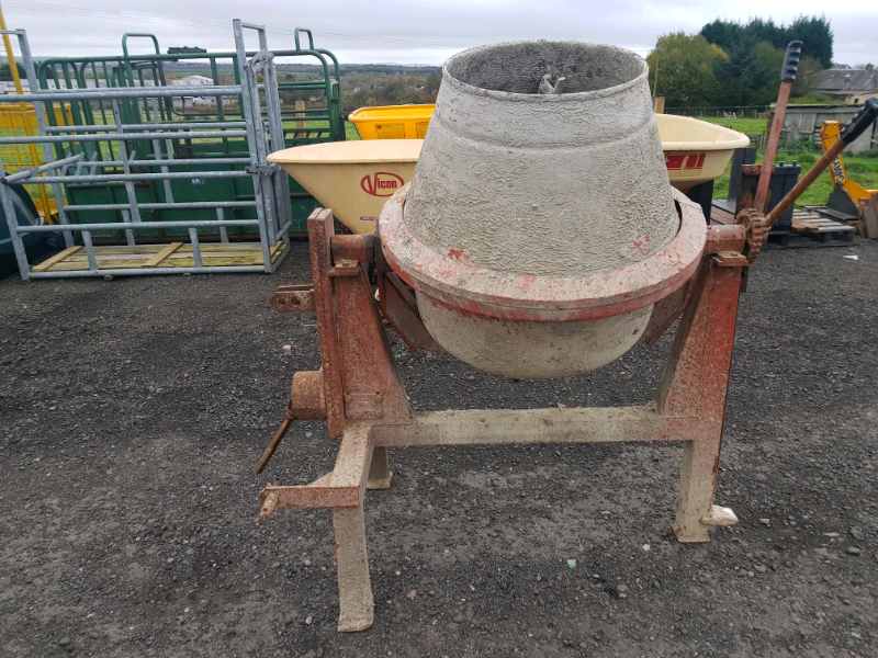 Tractor three point linkage pto driven cement mixer in Motherwell