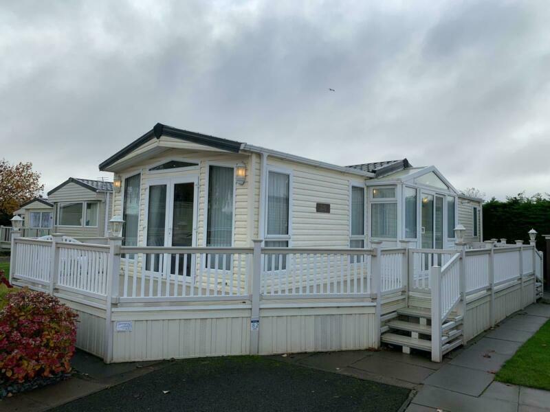 CHEAP STATIC CARAVAN / LODGE FOR SALE WITH DECKING IN SKEGNESS NR