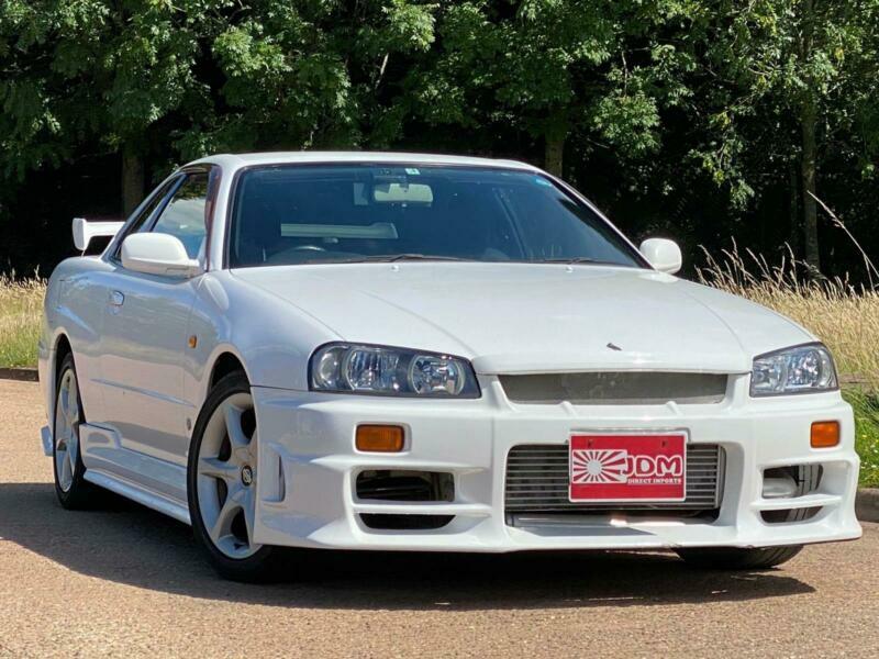 Nissan skyline r34 gtt