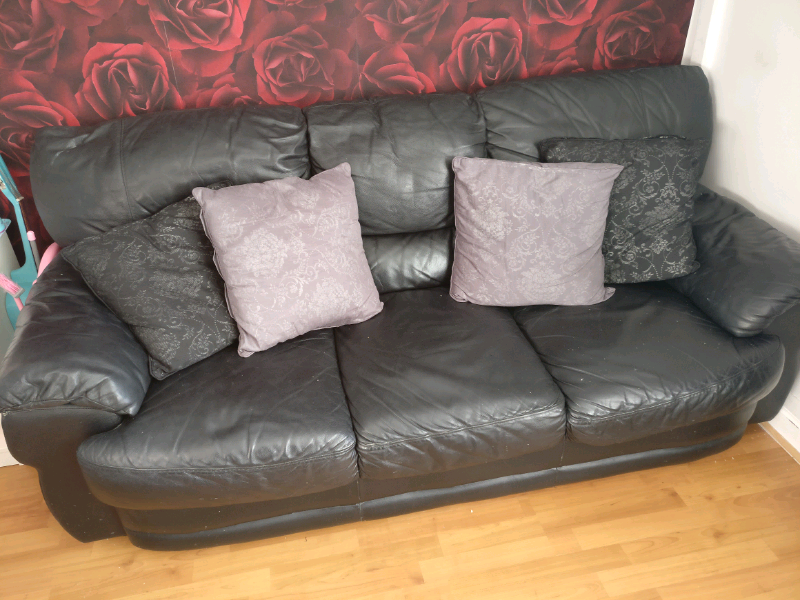 *FREE* 2 x Black Leather Sofas in Newcastle, Tyne and Wear Gumtree