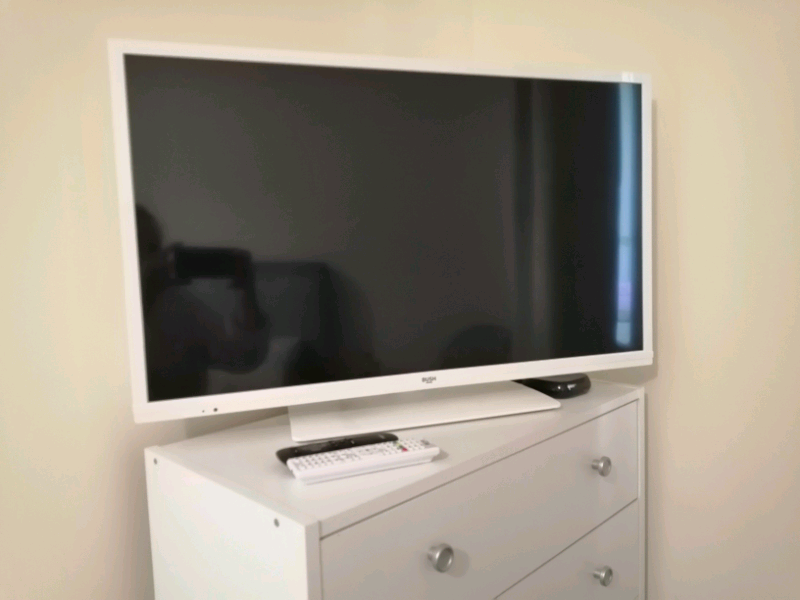 32" White TV/DVD Combi in Chudleigh, Devon Gumtree