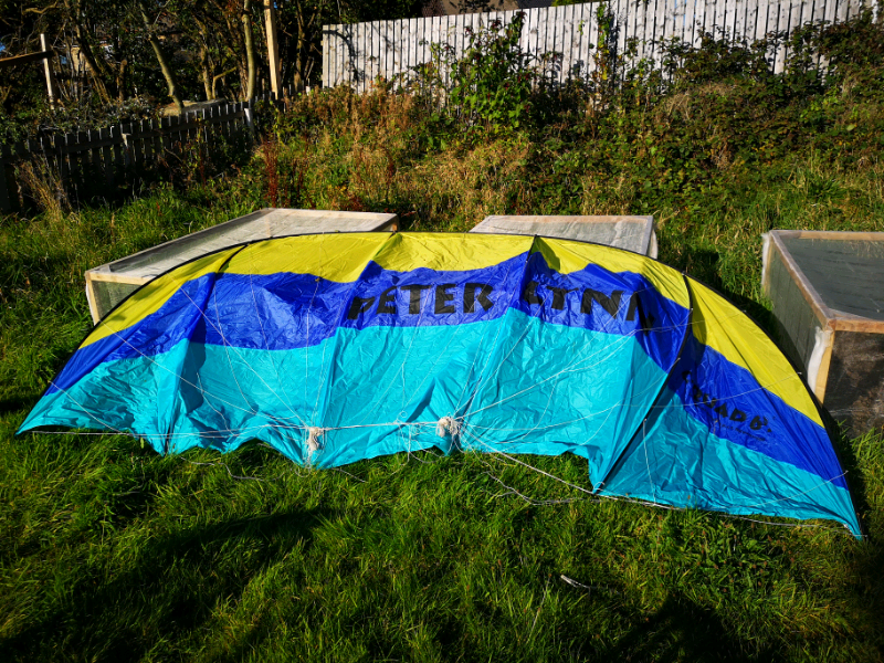 Two Original Peter Lynn CQuad Power Kites. in West End, Glasgow