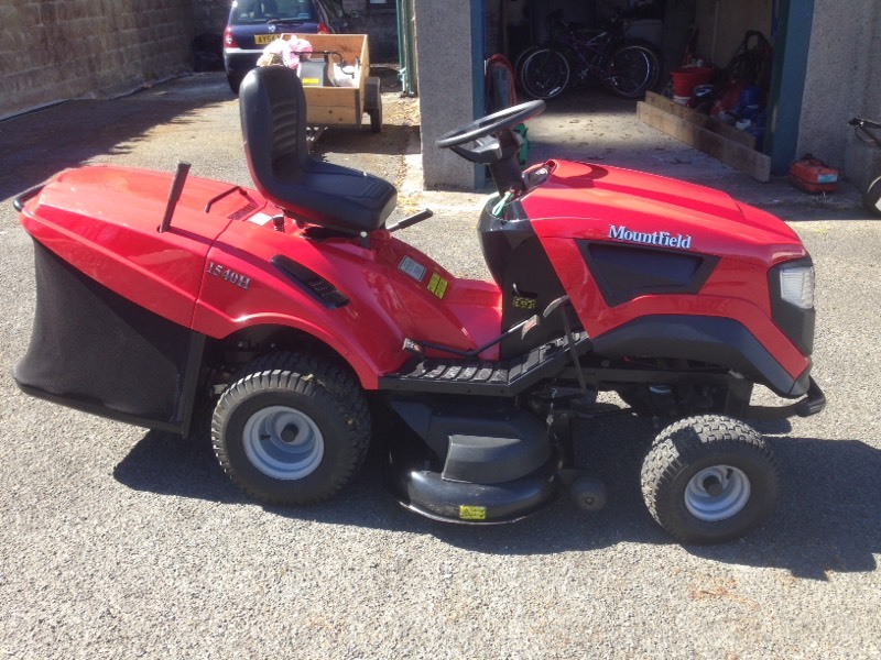Mountfield 1540H ride on mower / garden tractor, with mulcher, chute