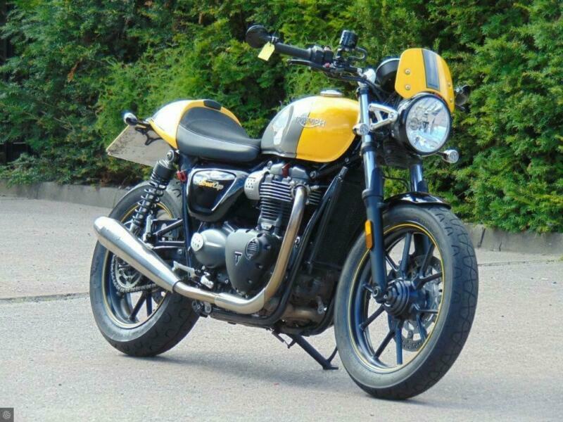 TRIUMPH STREET CUP FULLY LOADED LOW MILES in StokeonTrent