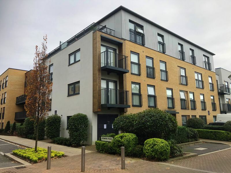 2 bedroom flat in Hitchin Lane, Stanmore, HA7 in Stanmore, London