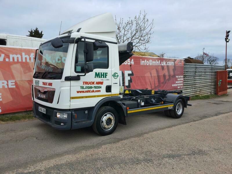 Hooklift for sale in UK 56 secondhand Hooklifts