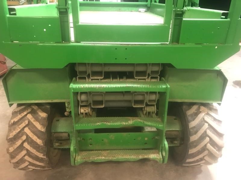 2007 Genie 4x4 2668 RT all terrain Scissor Lift Duel Fuel