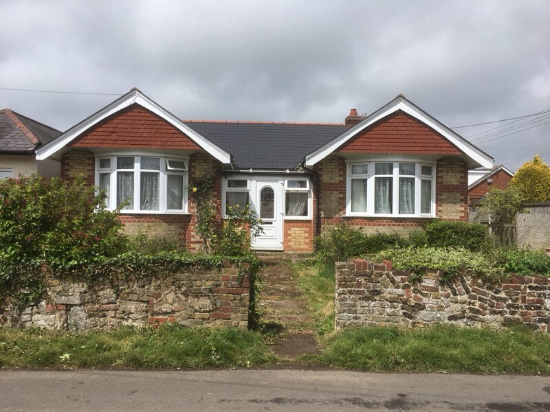 2 bedroom bungalow In Quite village location close to Dover