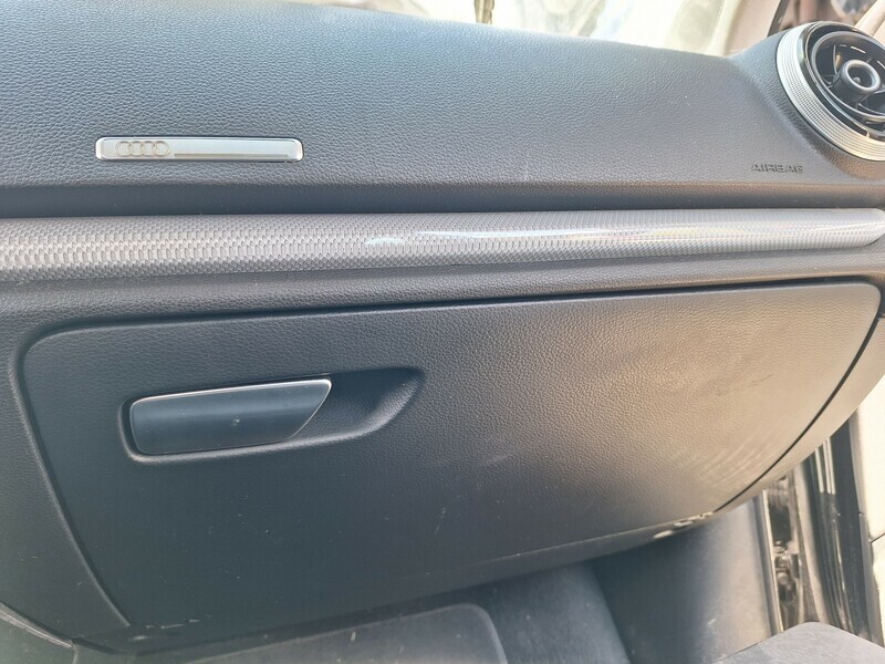 8v1857104 BoÃ®Te A Gants Pour Audi A3 Sportback (8va) Cxxb 2013 2413955