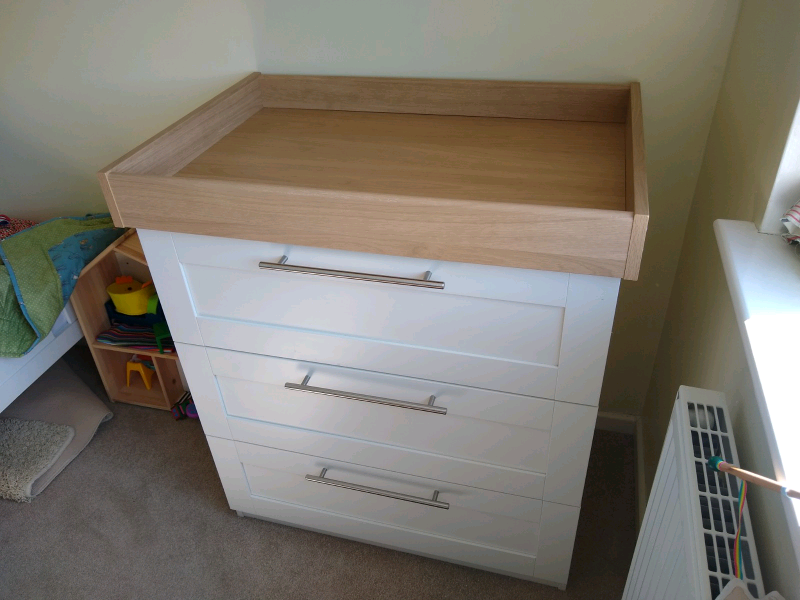 Mamas And Papas Changing Table Chest Of Drawers In Cream And Oak
