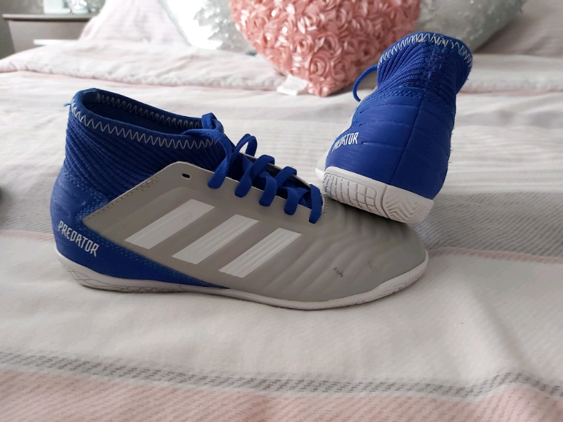 football boots size 1