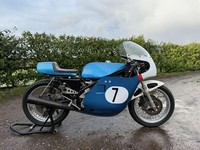  Triumph T150 ROB NORTH FRAMED RACE BIKE Manual