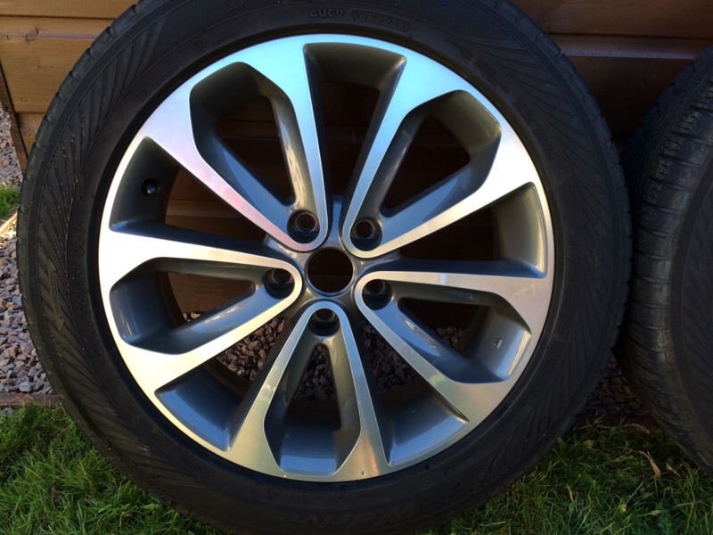 Nissan Qashqai ntec / tekna 18 inch alloy wheels with winter tyres in Kingswells, Aberdeen
