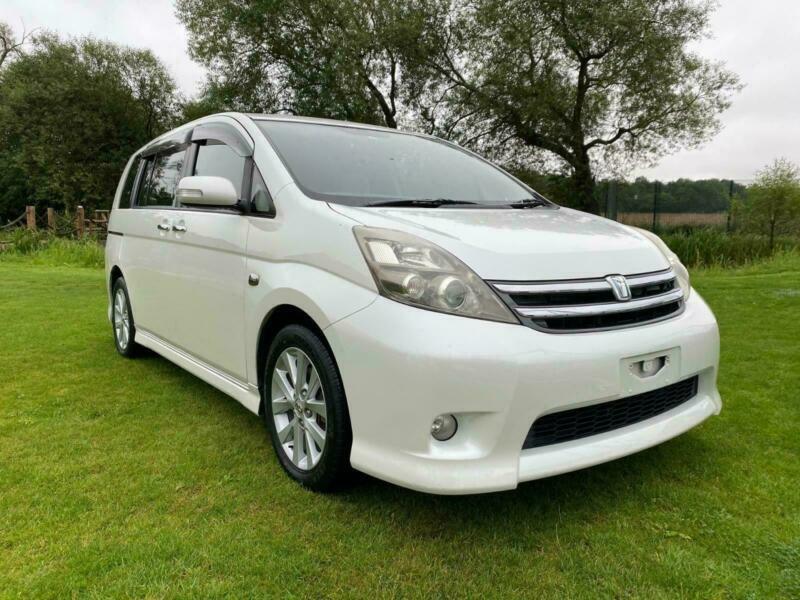 Toyota isis 2009