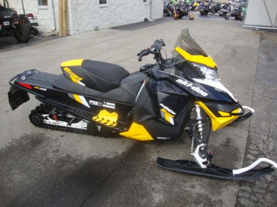 2016 Ski-Doo MXZ® Blizzard Rotax® 1200 4-TEC®