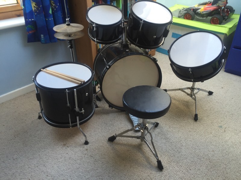 Junior 5 piece Drum Kit suitable for children up to 10 years old in