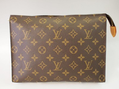 AUTHENTIC LOUIS VUITTON TOILETRY POUCH 26 COSMETIC POCHETTE MONOGRAM HANDBAG