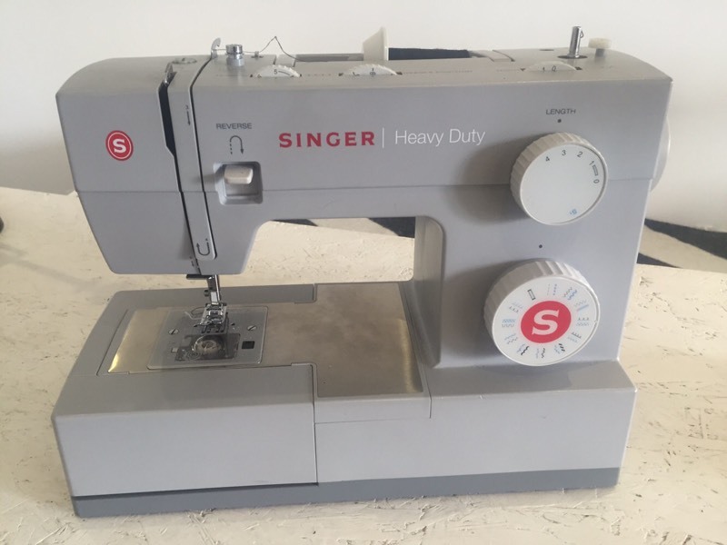 Singer 4423 heavy duty sewing machine great condition in Hackney, London Gumtree