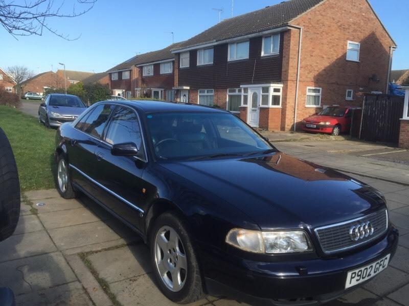 Audi a8 v8