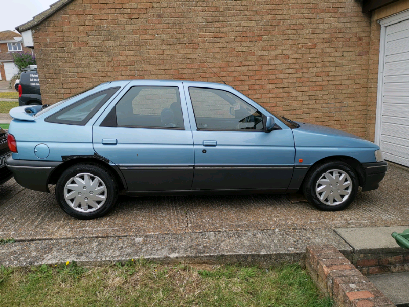 Ford escort lx