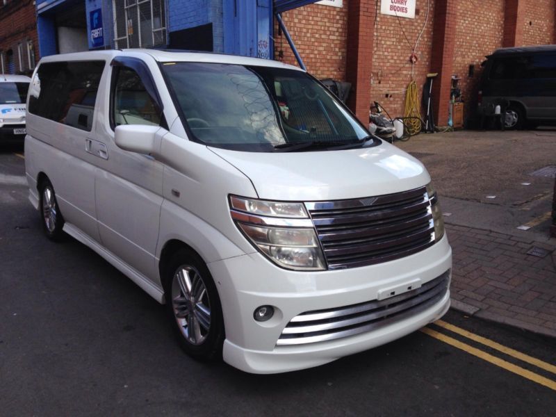 Nissan elgrand 2003