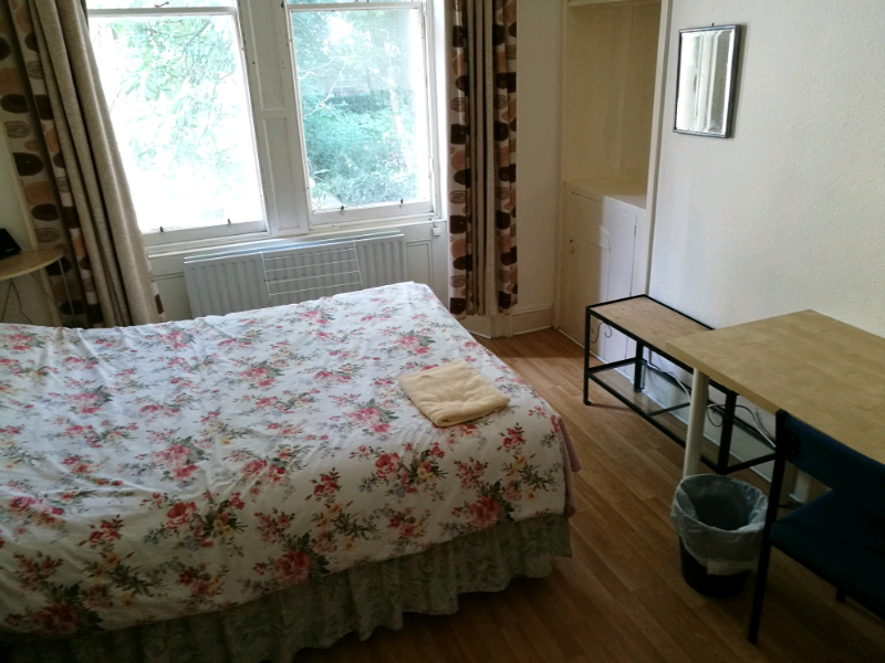 Double single room to let rent Newington close to square in