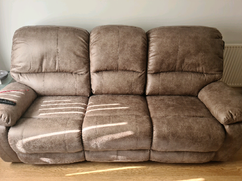 Brand new large 3 seater manual reclining sofa | in Ammanford, Carmarthenshire | Gumtree Brand new large 3 seater manual reclining sofa | in Ammanford, Carmarthenshire | Gumtree