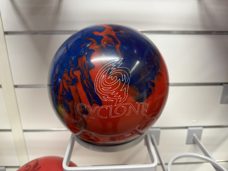 Used Bowling Ball - 2nd Hand - Ebonite Cyclone - Red/Blue - 