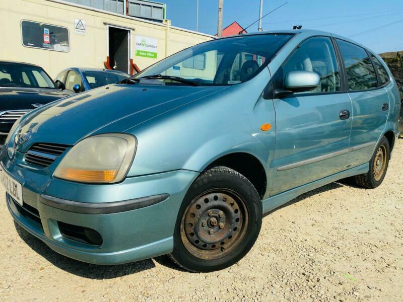 Nissan tino 2002