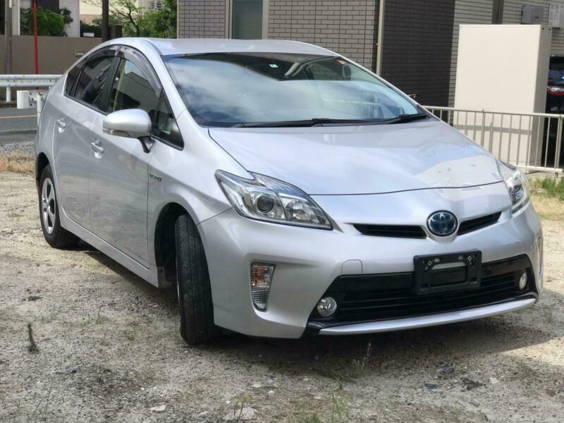 2014/14 TOYOTA PRIUS HYBRID 1800CC SILVER COLOR EURO 6 EMISSION