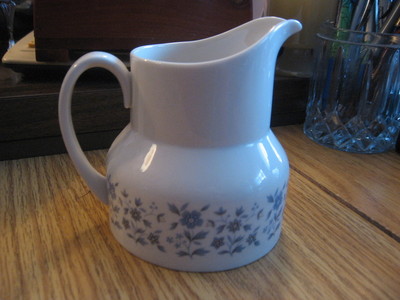 SWEET ROYAL DOULTON CREAMER GALAXY tc.1038 ,4
