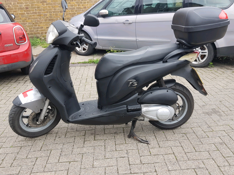 125Cc Moped For Sale London  : £2,399 +Otr Hp £48 P/M.