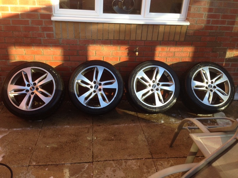 Genuine Original Range Rover Sport alloys 20" Red Edition Alloy wheels