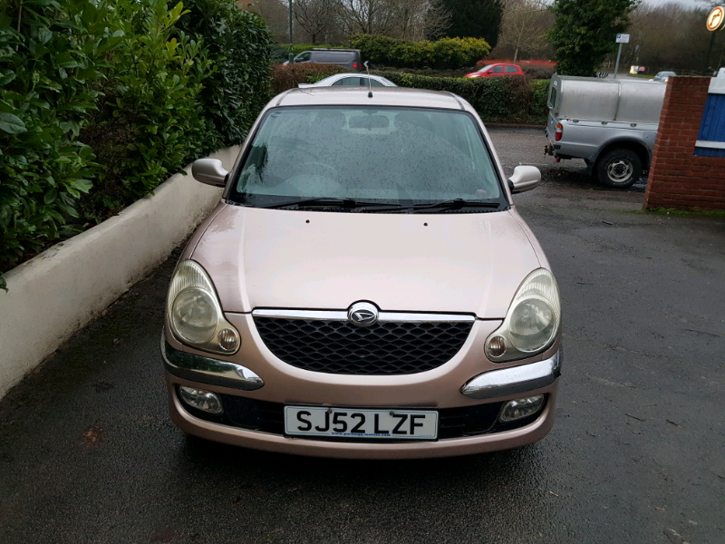 Daihatsu sirion 2002